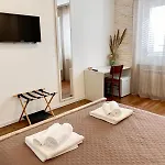 Attico 25 3* サッサリ